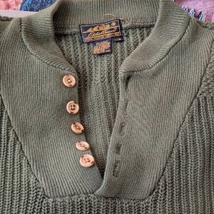 Eddie Bauer Women's Green V-Neck Sweater